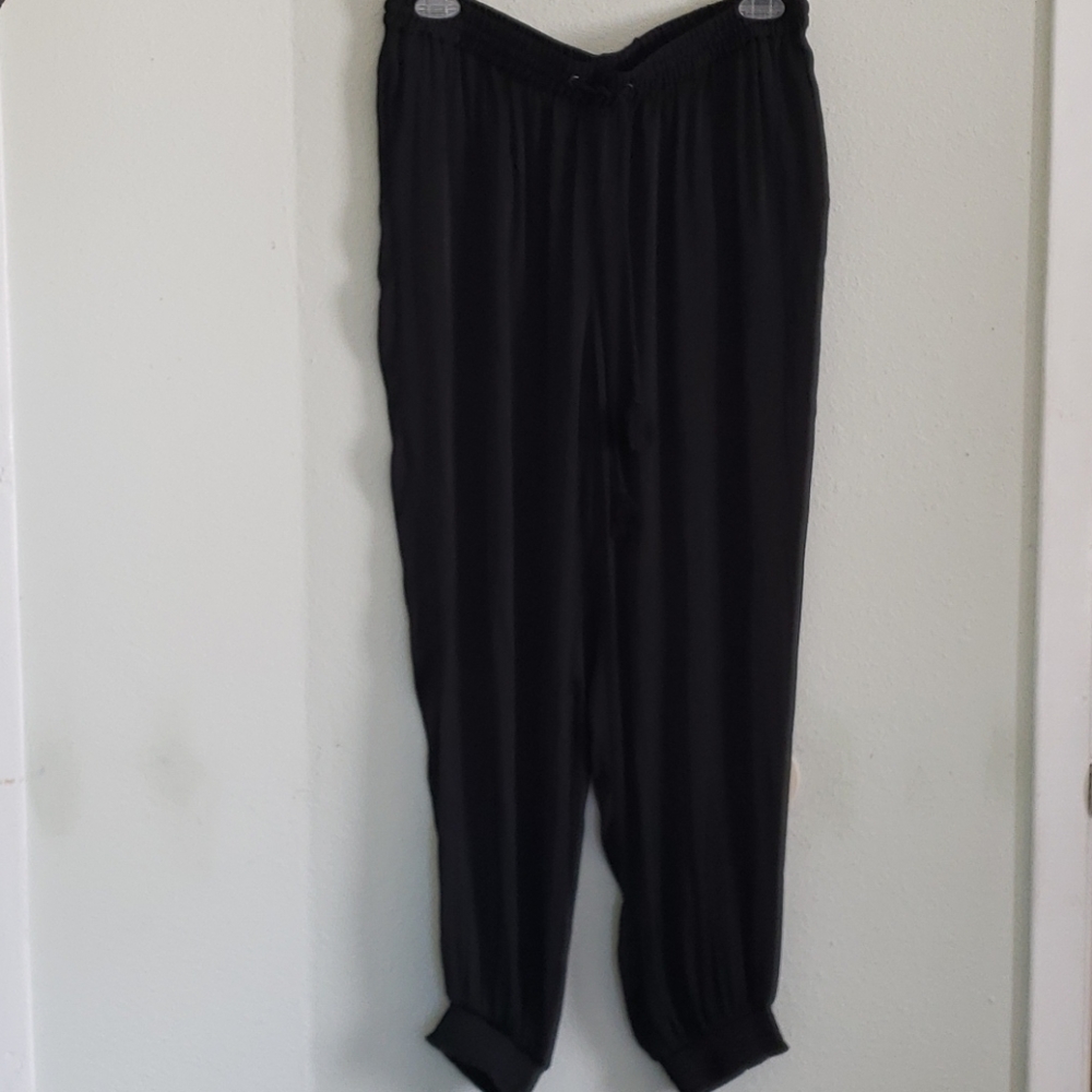 VINCE CAMUTO || black silky joggers